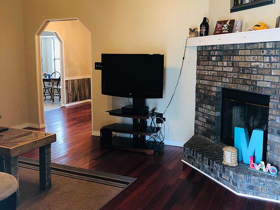 3rd image of 206 Westview Dr
