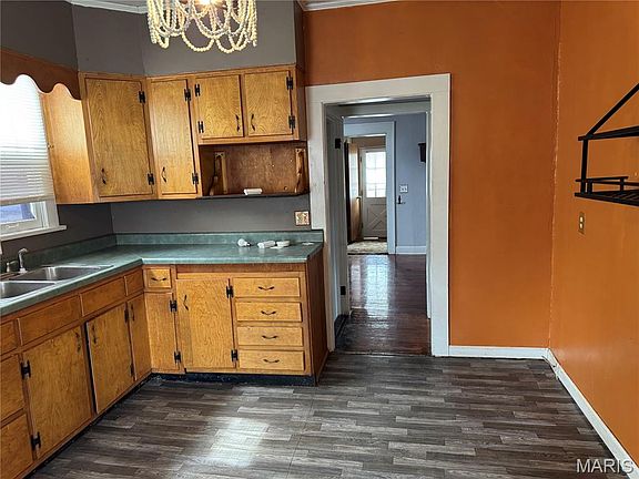 5th image of 709 Mayo St
