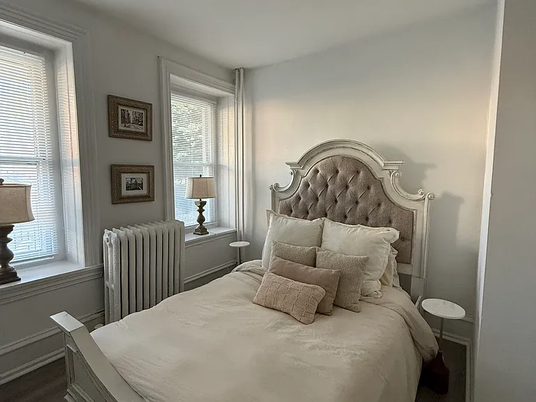 374 Lyceum Ave #1 — Photo 4