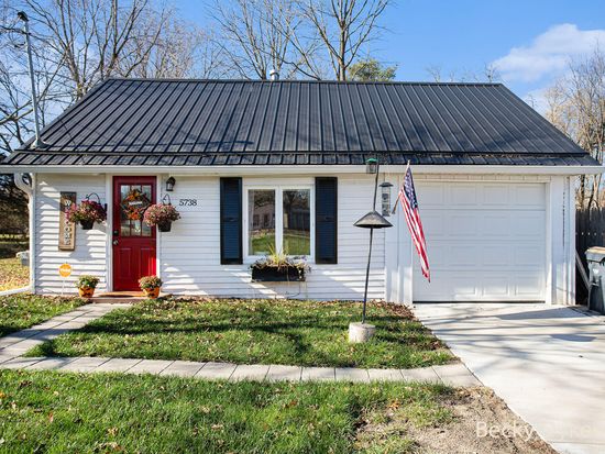 5738 Mount Vernon Ave, Portage, MI 49024