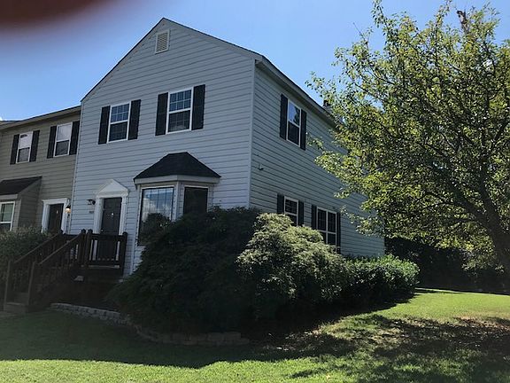 2nd image of 1600 Skiffes Creek Cir