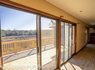 614 Ravenswood Rd, Hampstead, NC 28443