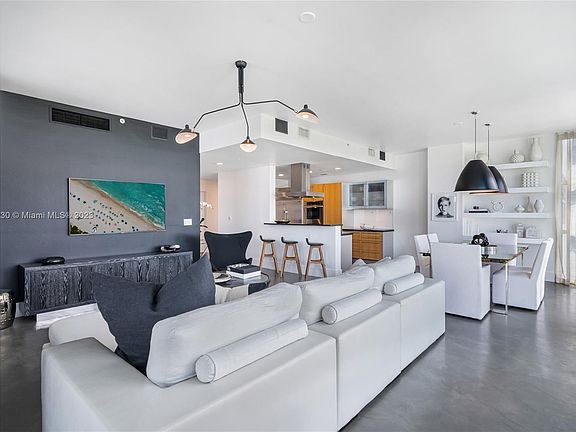 5th image of 6103 Aqua Ave APT 901