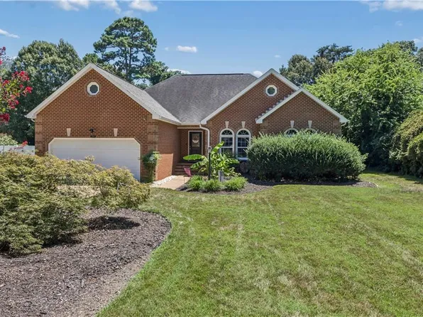 7534 Tyndall Dr, Gloucester Point, VA 23062