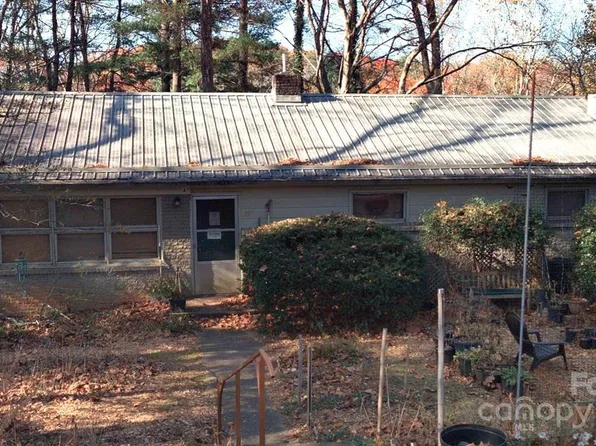 307 White Pine Dr, Asheville, NC 28805