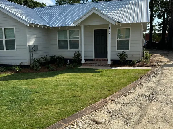 108 N 3rd St, Opelika, AL 36801