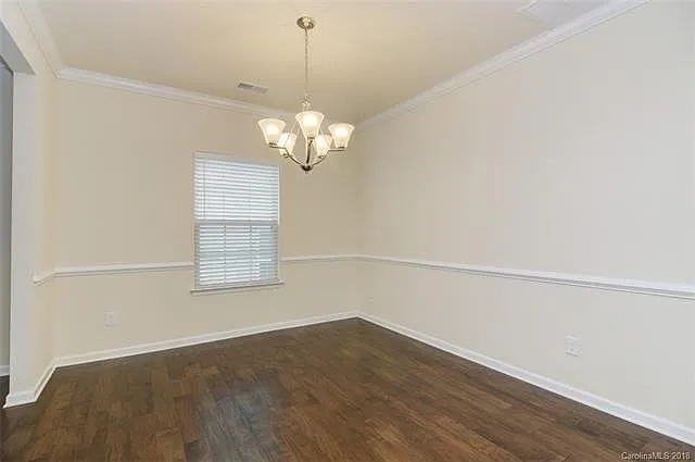 5620 Selkirkshire Rd — Photo 2