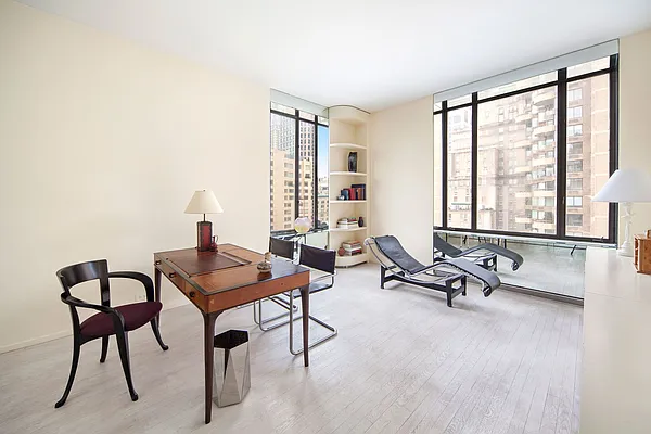 Sold by Stribling | media 3