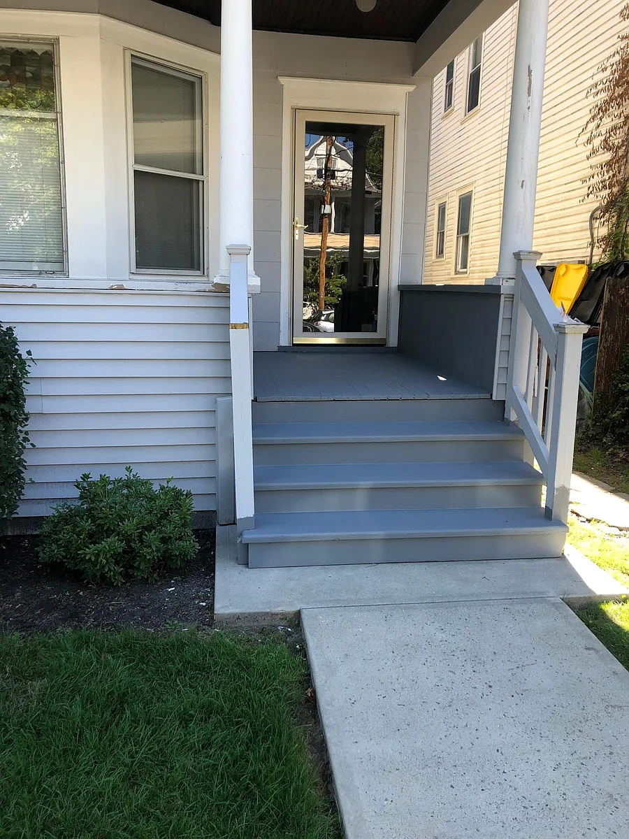 Building Photo - 640 Morris St #2