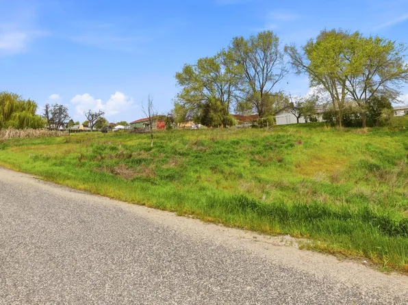 36 5th St, Eltopia, WA 99330