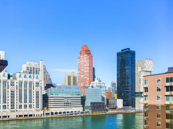 555 Main Street image 6 of 12