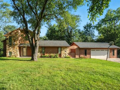 6040 Purple Dr NE, Cedar Rapids, IA, 52402