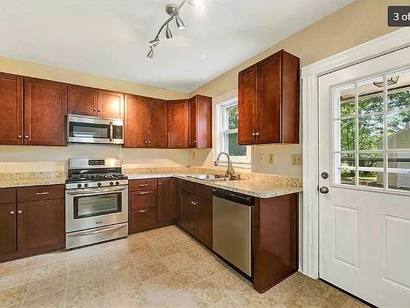 2nd image of 1365 Cove Ave