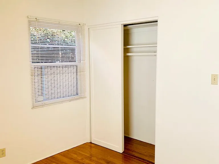 Beautiful 2bd/1ba Condo In Crown Point! W/ Garage & Laundry! $3,595/Mo — Photo 17