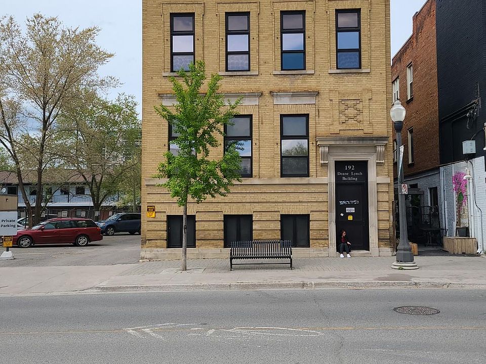 1st image of 192 Hunter St W