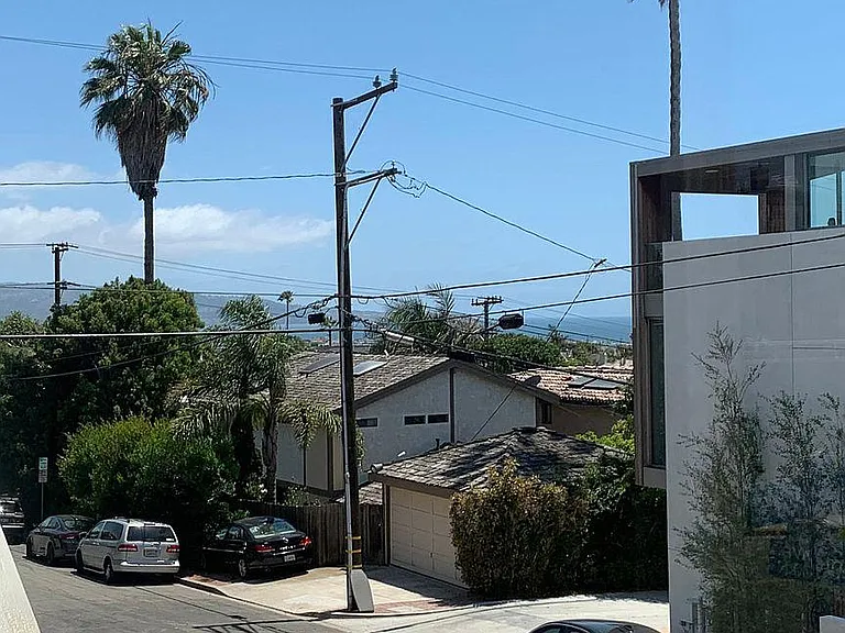 702 Manhattan Beach Blvd #J — Photo 4