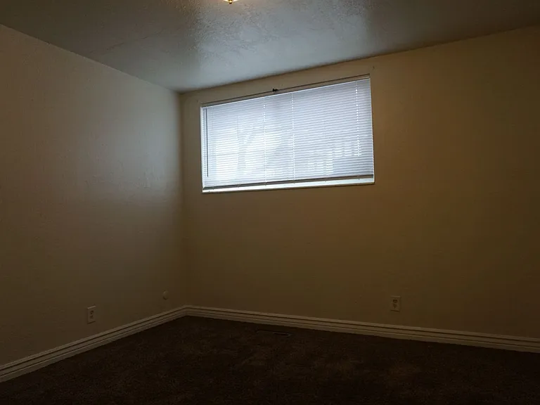 2564 S. 700 E. — Photo 8