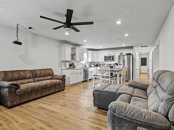 4th image of 2517 N Prospect Avenue