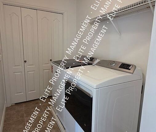 4th image of 167 N Romney Ln #302