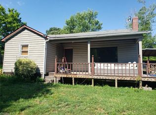 5490 Wilkies Grove Church Rd, Hickory, NC 28602