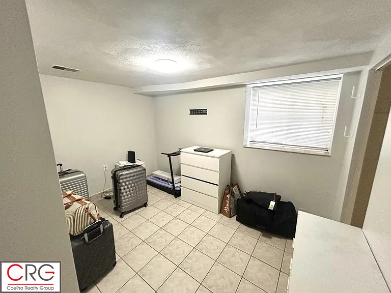 118-120 Cottage St #1B — Photo 8