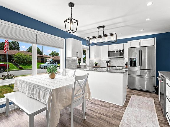 3rd image of 3055 Kane Ct