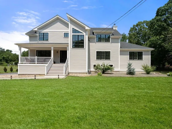 54 Meadowbrook Rd, Westwood, MA 02090