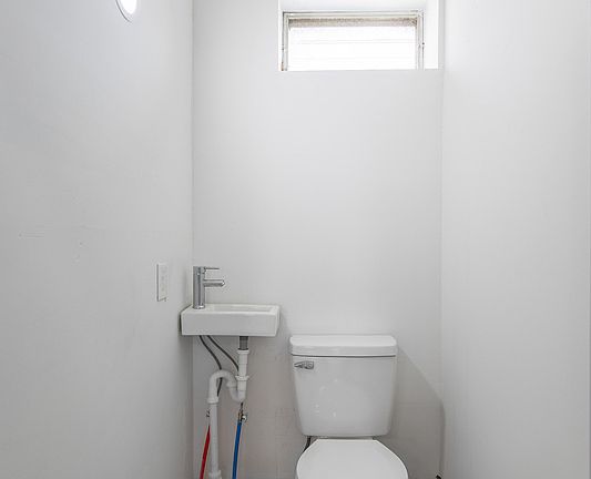 4th image of 3325 Livingston St