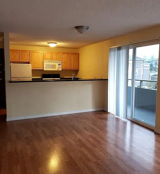 1001 Taylor Ave N #101 — Photo 4