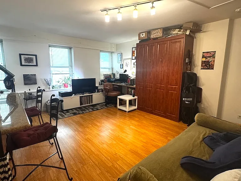 40 E 9th St #412 — Photo 4