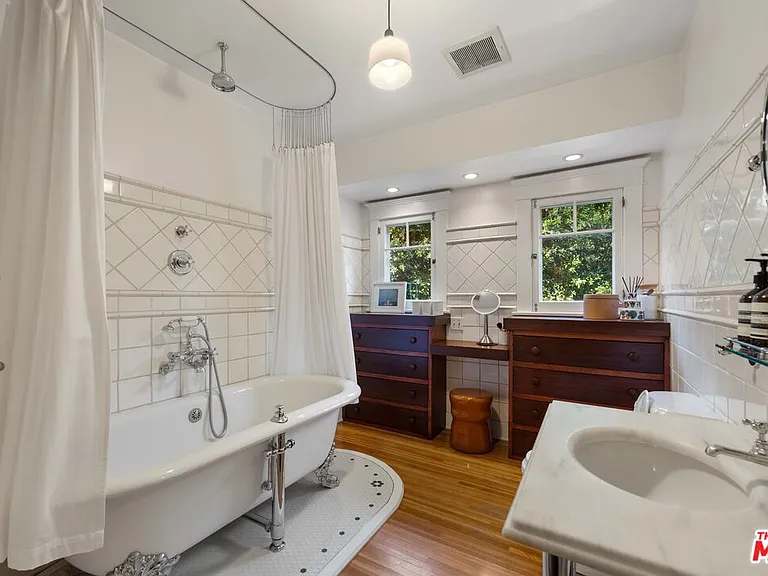 8050 Jovenita Canyon Dr — Photo 22