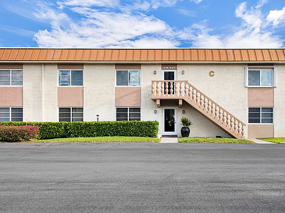 2nd image of 9 NE 19th Court #212c