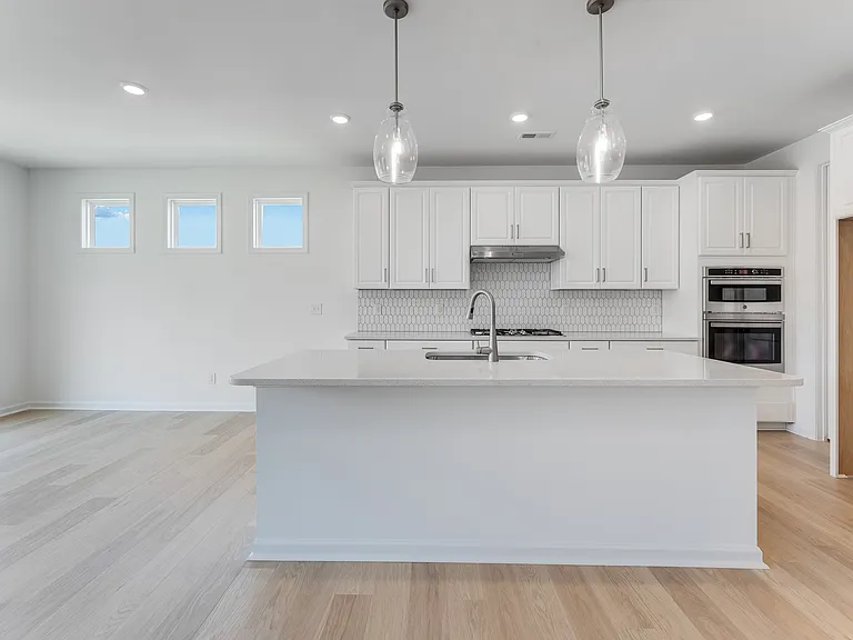 136 Glenn Dr — Photo 13
