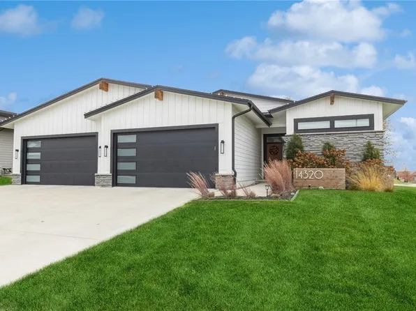 14320 Sutton Dr, Urbandale, IA 50323