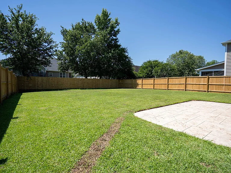 221 Berwick Dr — Photo 28