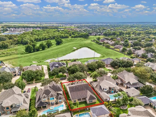 7715 Bayou Green Ln, Sugar Land, TX 77479