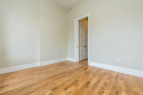 Rented by Nooklyn NYC LLC | media 59