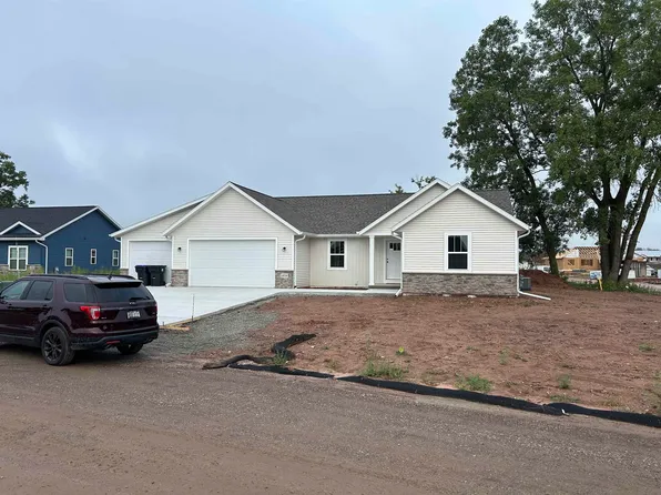 1658 Founders St, Neenah, WI 54956