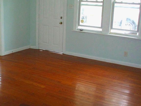 2nd image of 2514 Thomas Ave