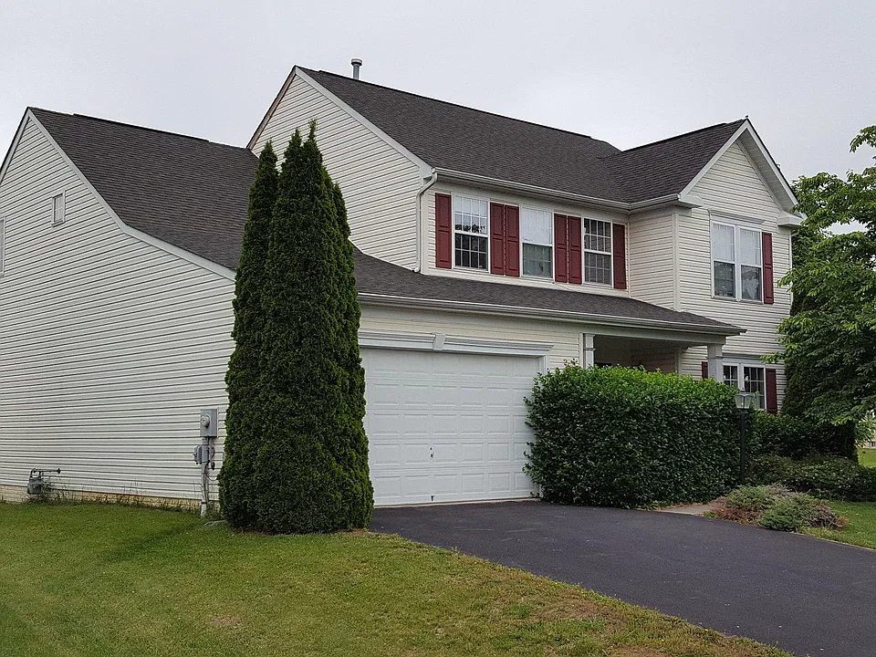 20010 Farmingdale Ct