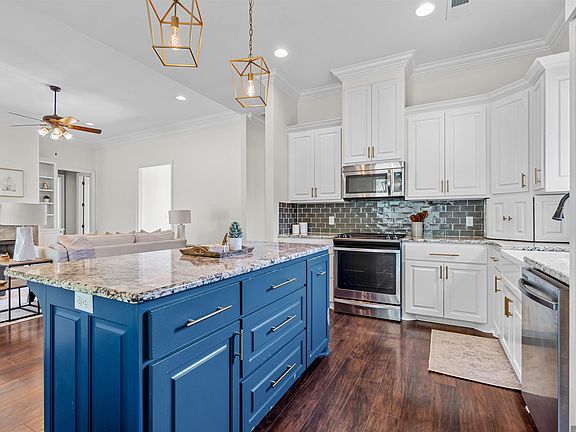 3rd image of 15822 Blackstone Dr