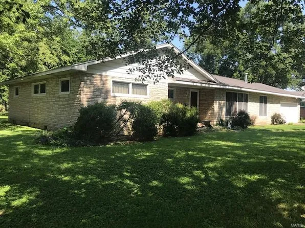 707 S 3rd St, Chaffee, MO 63740