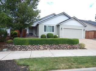 953 Black Wolf Ln, Eagle Pt, OR 97524