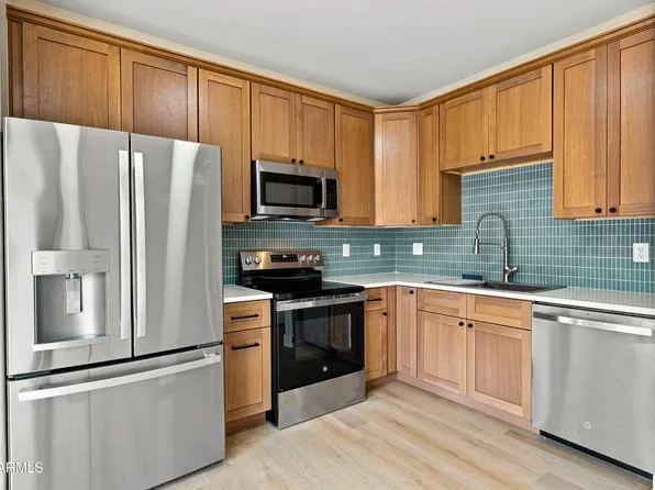 803 W LYDIA Lane, Phoenix, AZ 85041