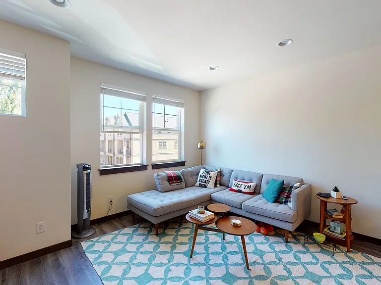 7111 27th Ave SW — Photo 5