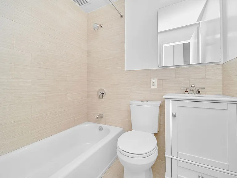 219 E 25th St #4B — Photo 8