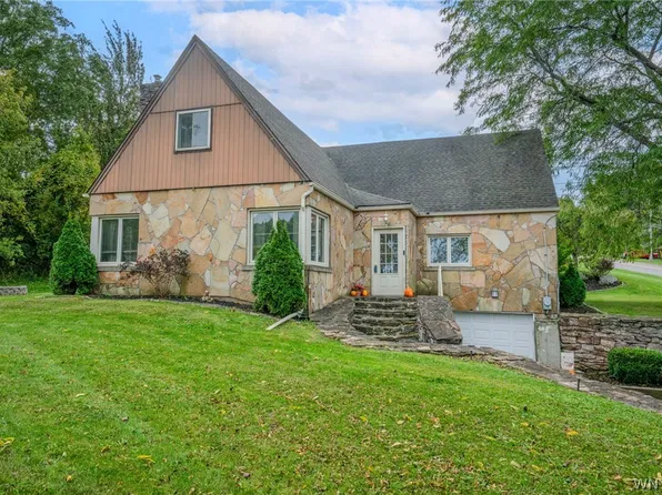 4719 Cottage Rd, Gasport, NY 14067