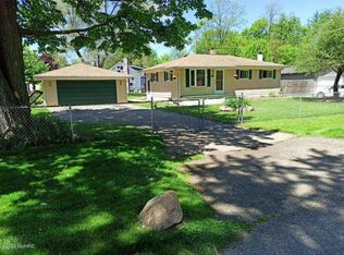 254 Rustic Cir, White Lake, MI
