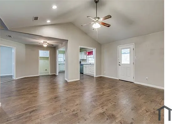 4 bed, 1900 sqft, $2,350 — Photo 4