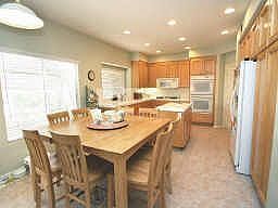 Large Kitchen w/ Island